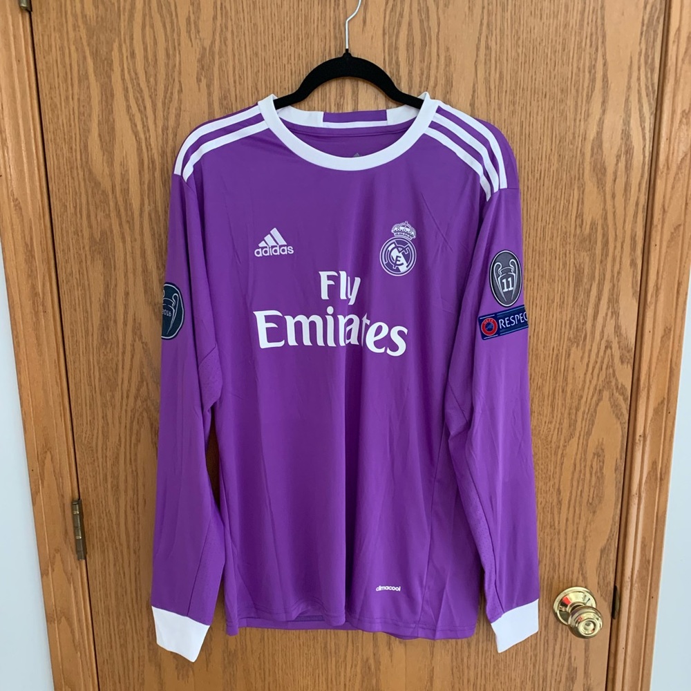 Real Madrid 16/17 Jerseys - Picture 1 of 11